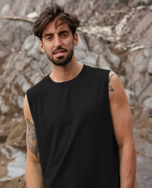 A Shirt vs Tank Top: Which One Should You Choose?