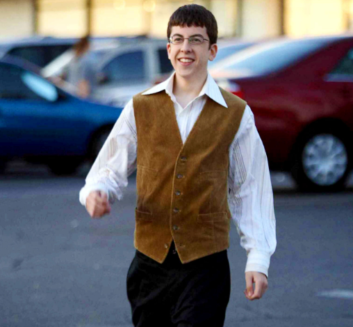 How to Style a Vest Without a Jacket: Confident Looks for Any Occasion