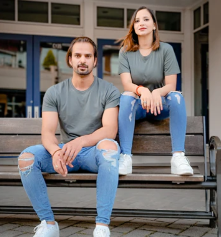 Loose vs. Tight Shirts: Choosing the Right Fit for Style and Comfort