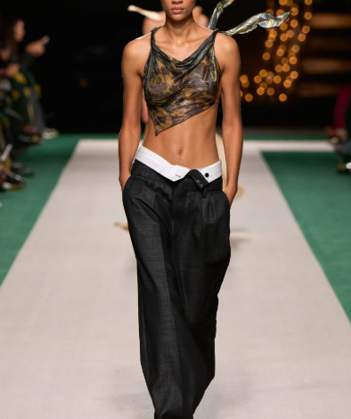 How to Embrace Y2K Fashion in 2022