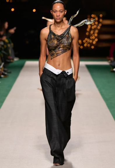 How to Embrace Y2K Fashion in 2022