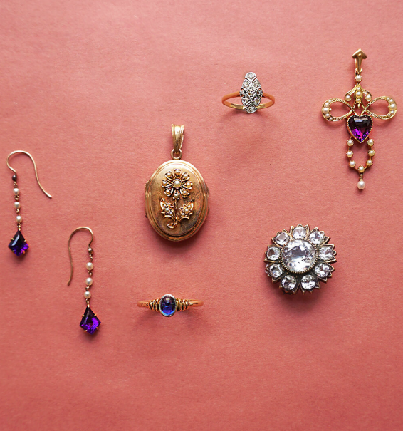 How to Find Authentic Vintage Jewellery Online