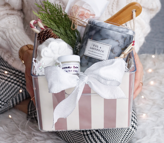4 Creative Tips to Give a Gift with Style