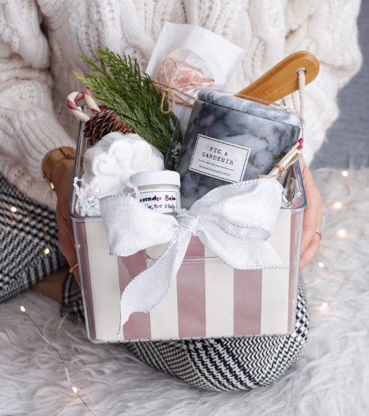 4 Creative Tips to Give a Gift with Style