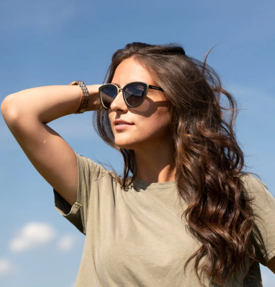 The Ultimate Guide to Choosing the Right Sunglasses for Your Face Shape