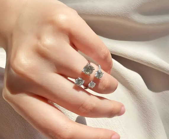 The Timeless Charm of Sentimental Jewellery: Why Rings Hold Such Deep Meaning
