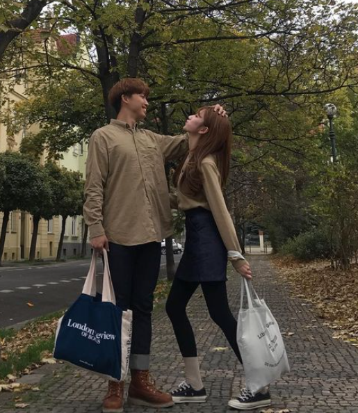 4 Fashion Tips for Couples to Look Fabulous Together