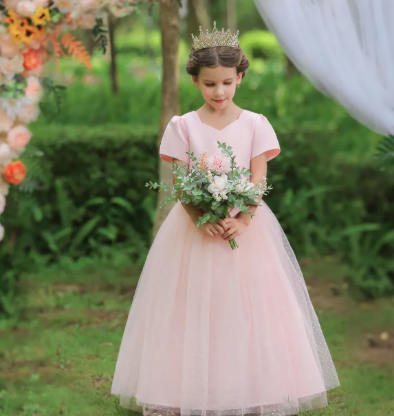 Top 10 Wedding Outfits for Your Little Girl