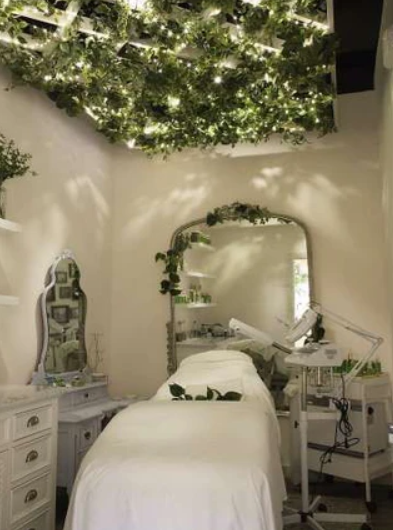 How to Create a Stunning Beauty Salon at Home