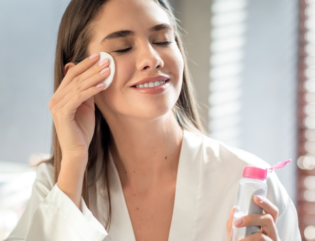 What to Do When You Forget to Remove Your Makeup Before Bed