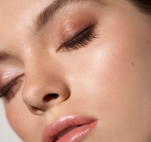 Essential Makeup Tips for Blondes You Can’t Miss