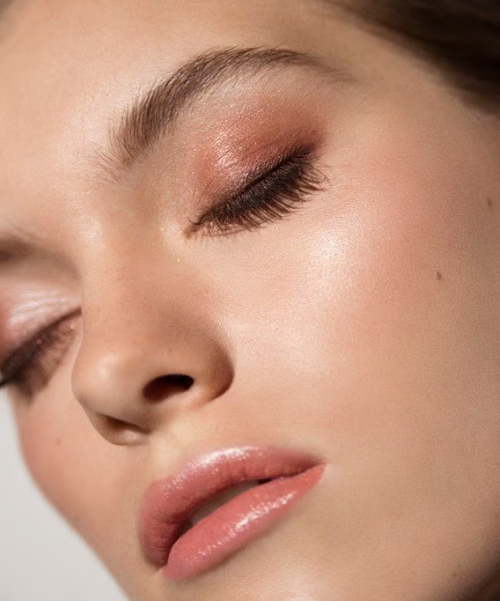 Essential Makeup Tips for Blondes You Can’t Miss