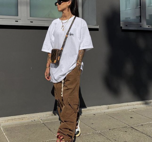 How to Style Cargo Pants with Oversized Tees for a Trendy Look