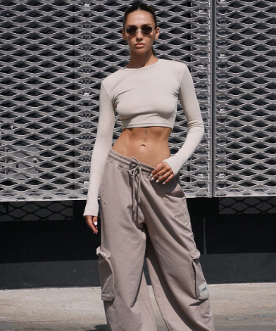 How to Style Cargo Pants with a Crop Top Like a Pro