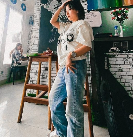 6 Ways to Style Oversized Tees This Winter