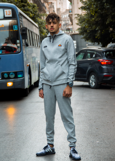 A Beginner’s Guide to Men’s Streetwear Fashion: From Sneakers to Hoodies